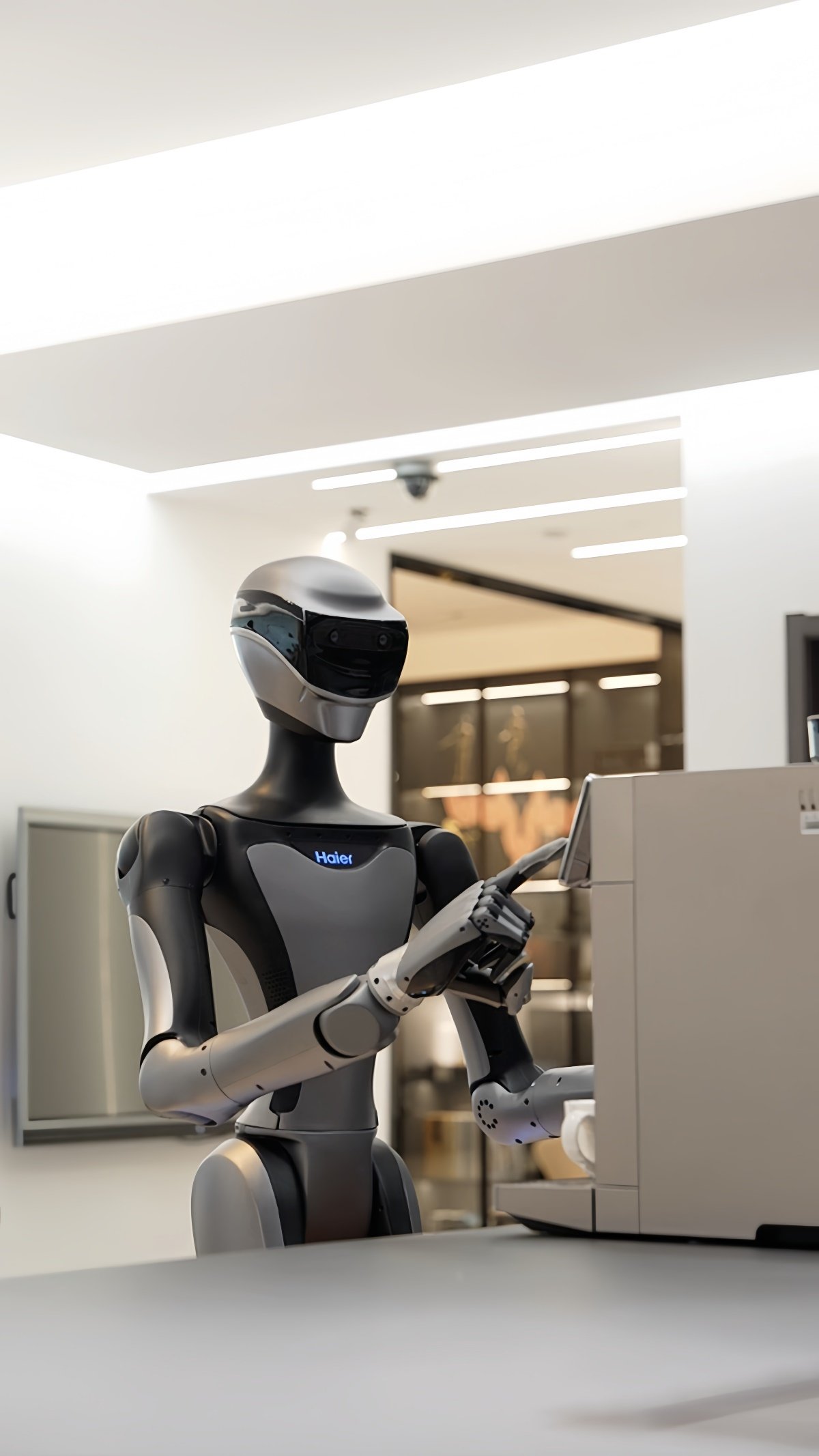 “海娃HIVA”亮相：从会“炫技”到能“干活”的务实突围(图2)